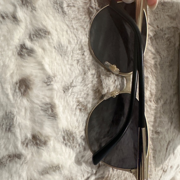 Versace - Picture 3 of 3